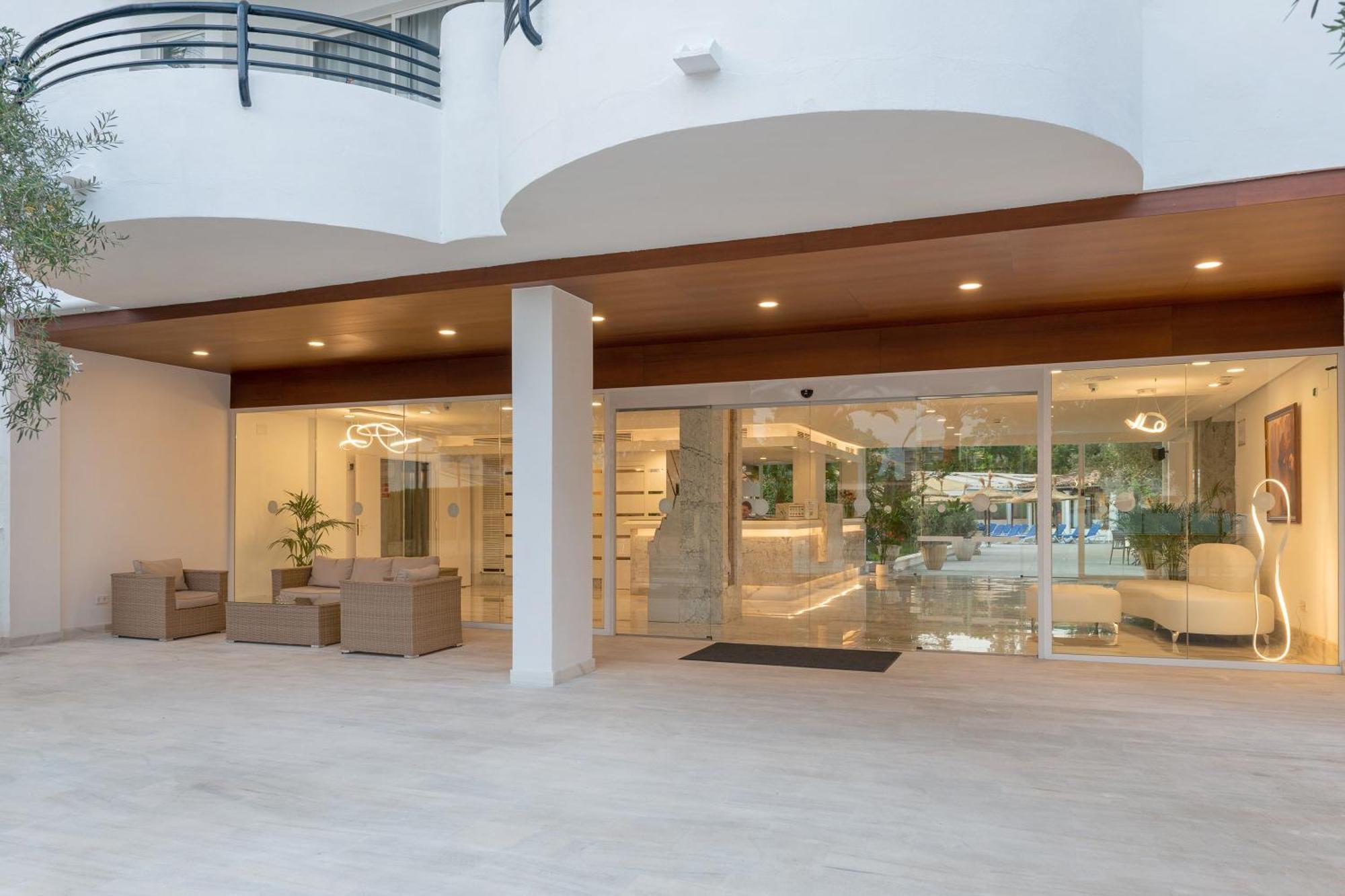 פורט ד'אלקודיה Alcudia Beach Apartments מראה חיצוני תמונה